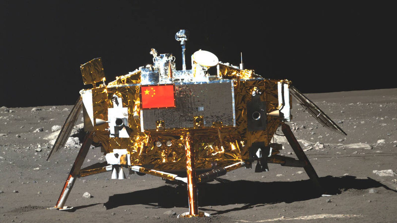Foto: La nave Chang'e 3 sobre la suerficie lunar