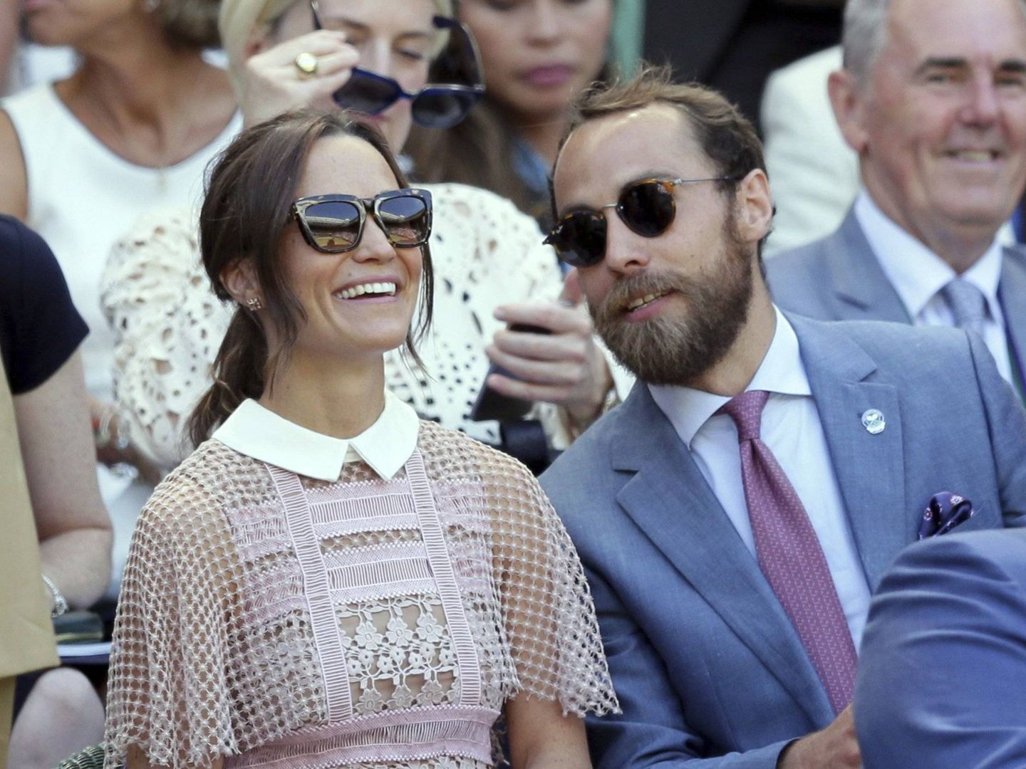 Pippa Middleton y su hermano James en una imagen de este miércoles en Wimbledon. (Gtres)