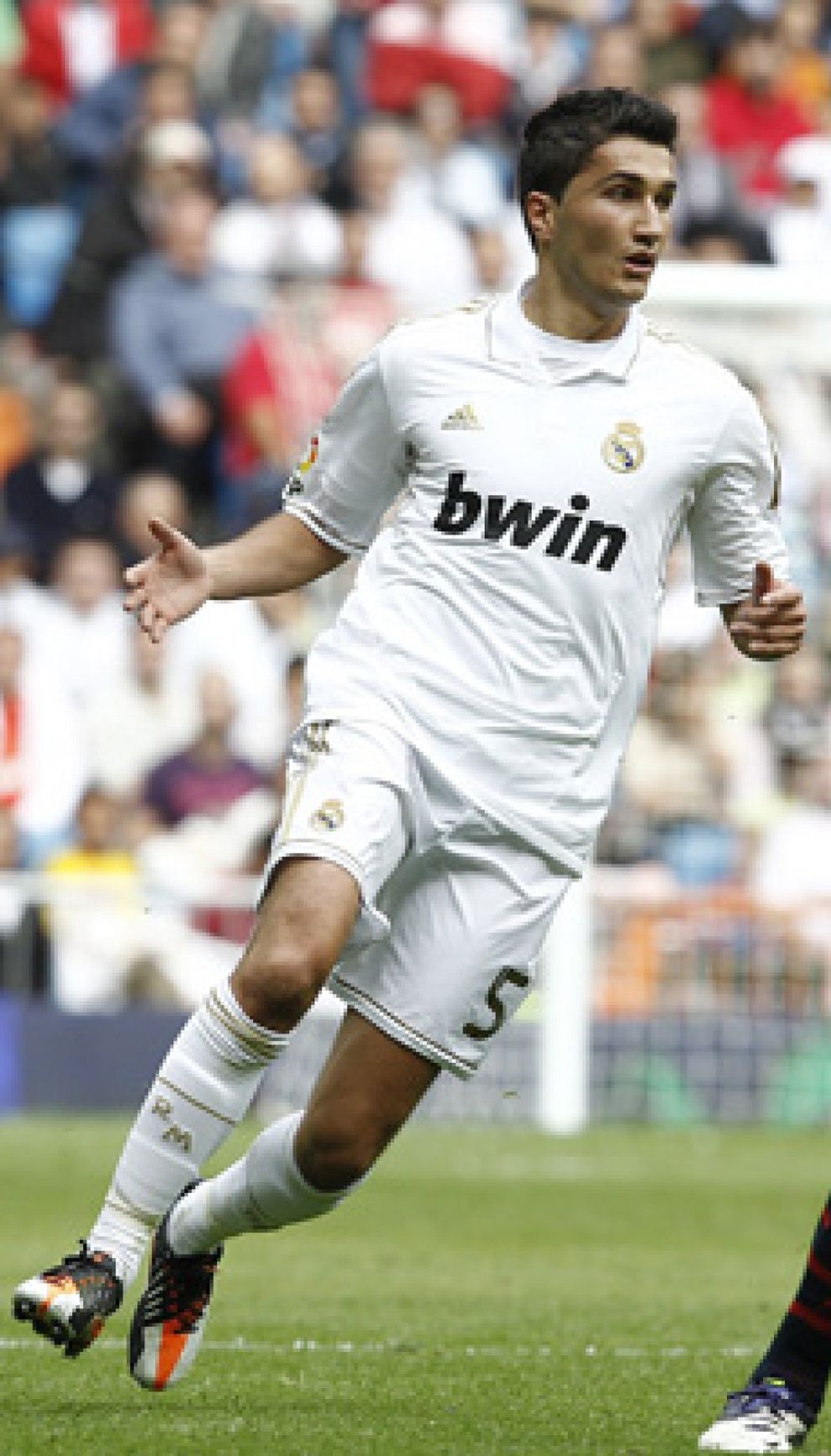 Foto: Sahin, tras debutar con el Madrid: "Estuve nervioso, pero no tengo miedo a nada"