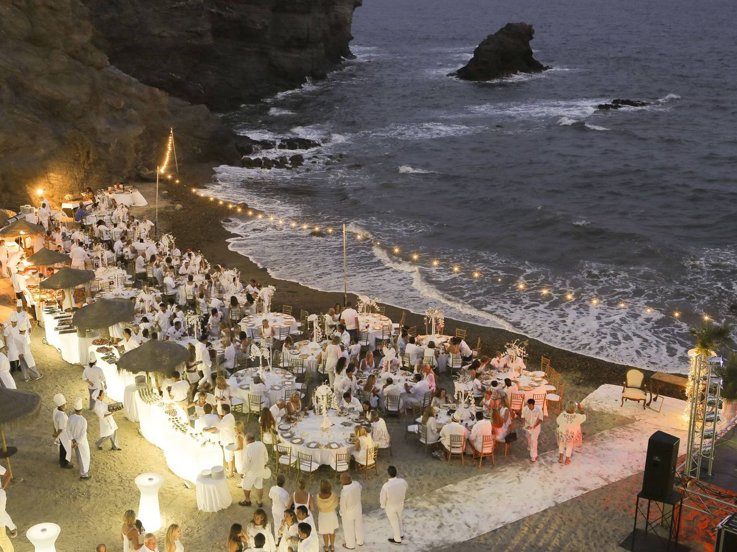 ¿Te imaginas cenar en un sitio así? Y no es una boda... (Cortesía)