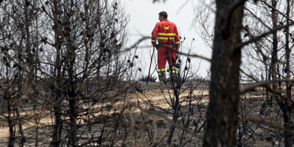 Foto: Localizado el cadáver del piloto desaparecido en el incendio de Valencia