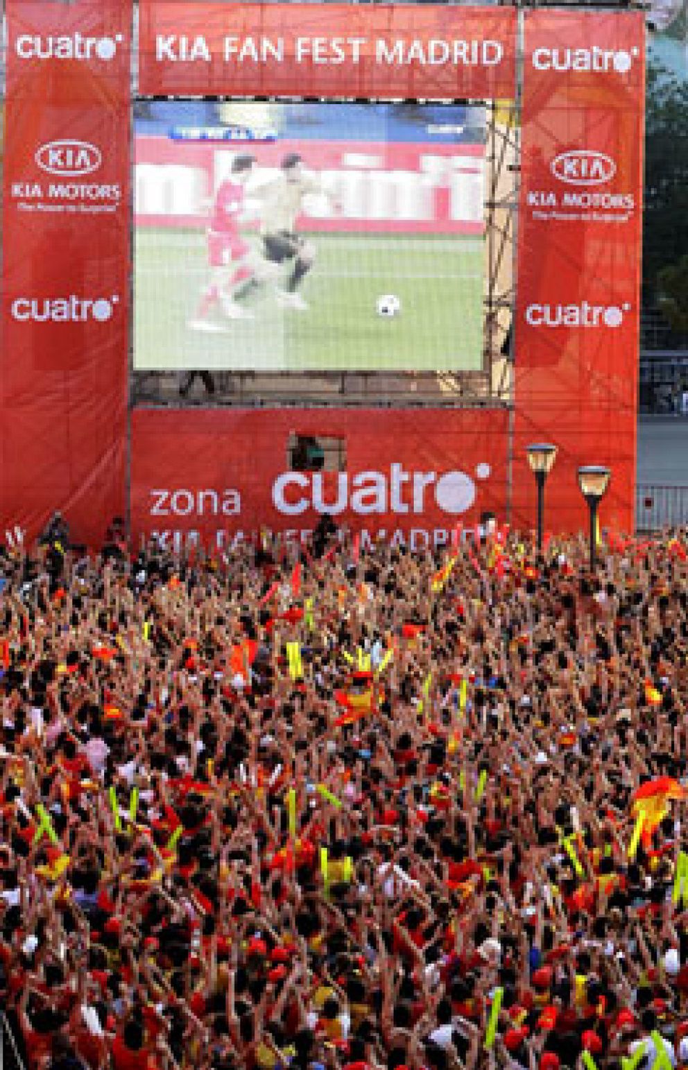 Foto: Cuatro se queda a punto de alcanzar a Antena 3 gracias al tirón de la Eurocopa