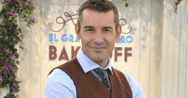 Foto: Jesús Vázquez como presentador de 'Bake Off España'. (Mediaset)