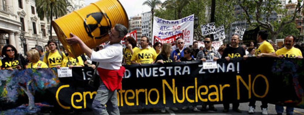 Foto: El Gobierno desautoriza a Sebastián y aplaza su decisión sobre el cementerio nuclear