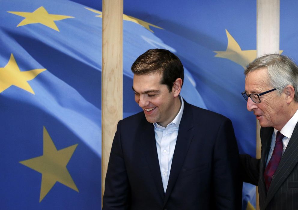 Foto: Alexis Tsipras (i) junto a Jean-Claude Juncker momentos antes de empezar la reunión (EFE)