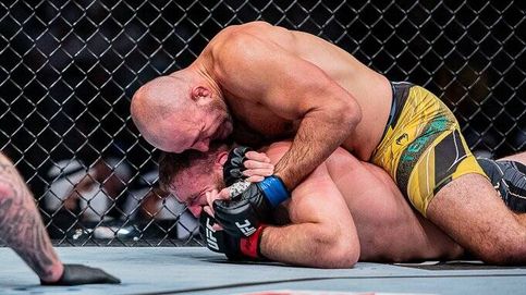 UFC 267: Glover Teixeira da la sorpresa a los 42 años y somete a Jan Blachowicz
