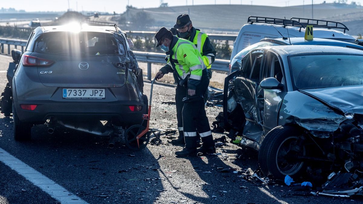 Un muerto y cinco heridos en una colisión en cadena de 4 vehículos en Bargas (Toledo)