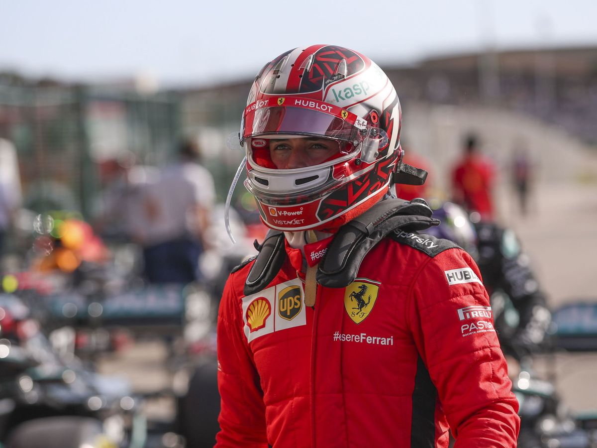 Foto: Leclerc sigue haciendo crecer su figura en el peor momento de Ferrari. (EFE)