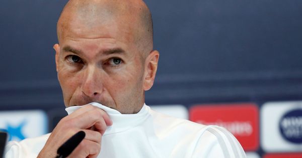 Foto: Zidane, con la mirada desafiante en una rueda de prensa. (EFE)
