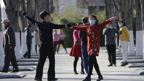 El día que España se encierra China sale a la calle: Hemos derrotado al coronavirus