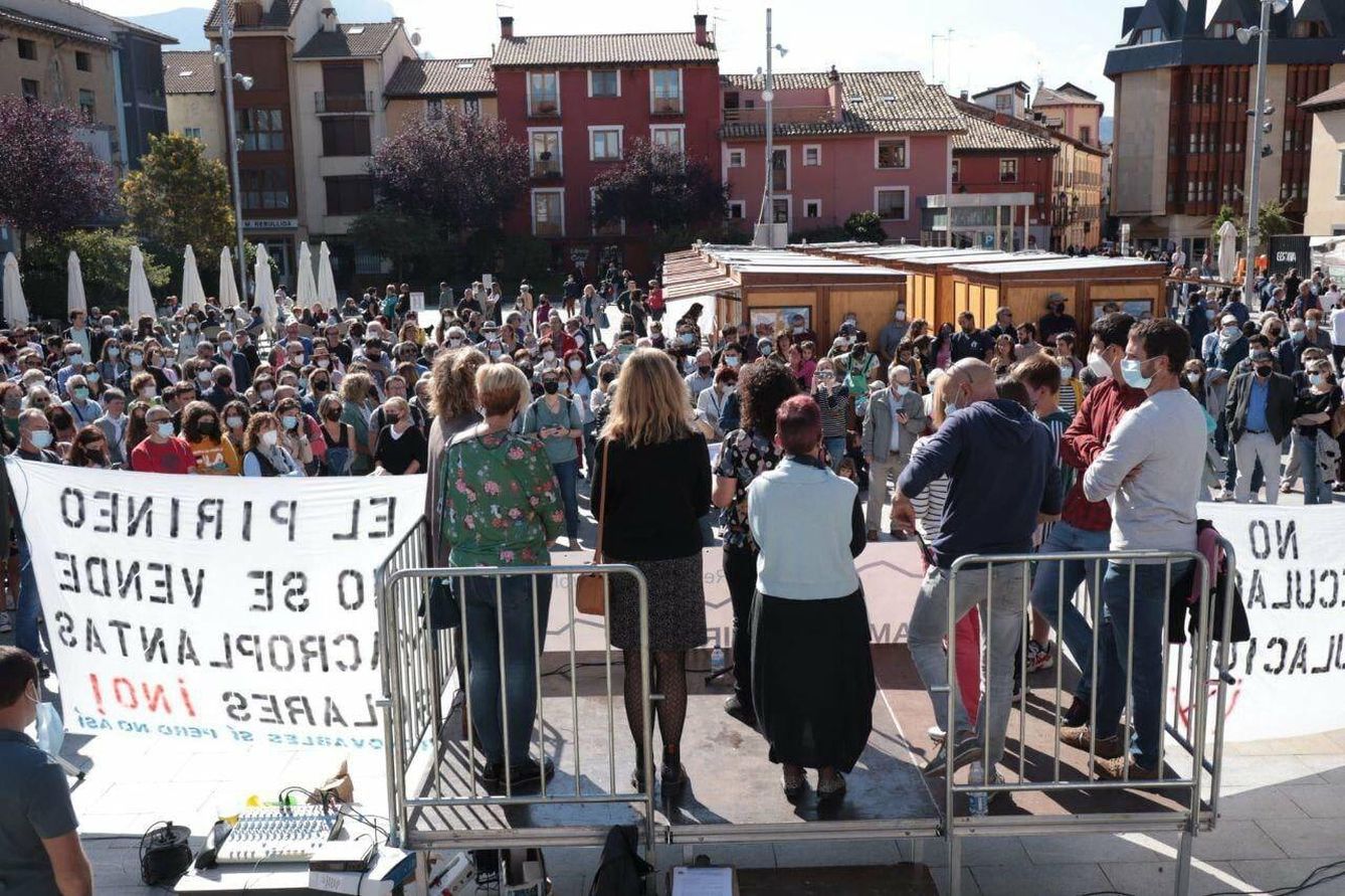 Manifestación contra los parques de renovables en Jaca (Huesca). (Cedida)