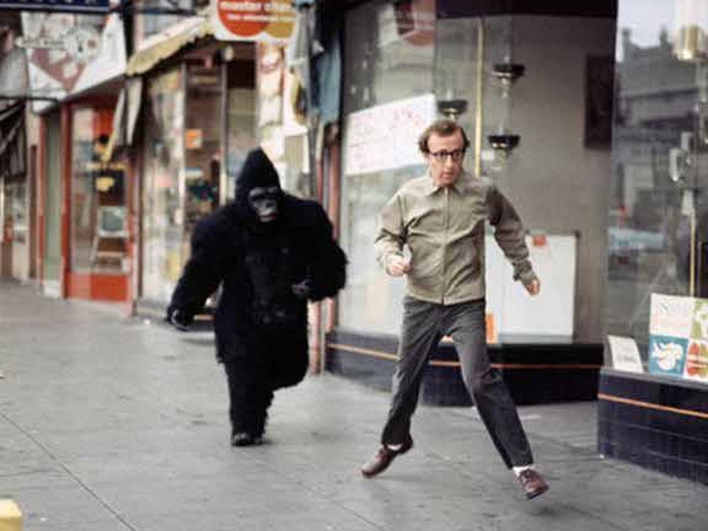 Woody Allen en la película 'Toma el dinero y corre'