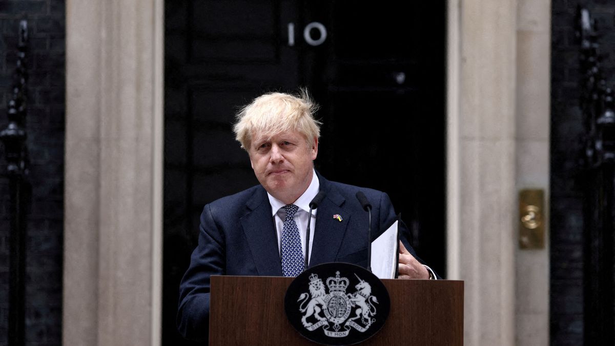 Boris Johnson regresa al Reino Unido ante su posible candidatura al liderazgo 'tory'