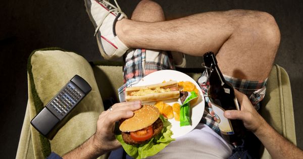 Foto: La obesidad y el alcoholismo podrían estar mucho más conectado en nuestro cerebro de lo que pensábamos (Corbis)