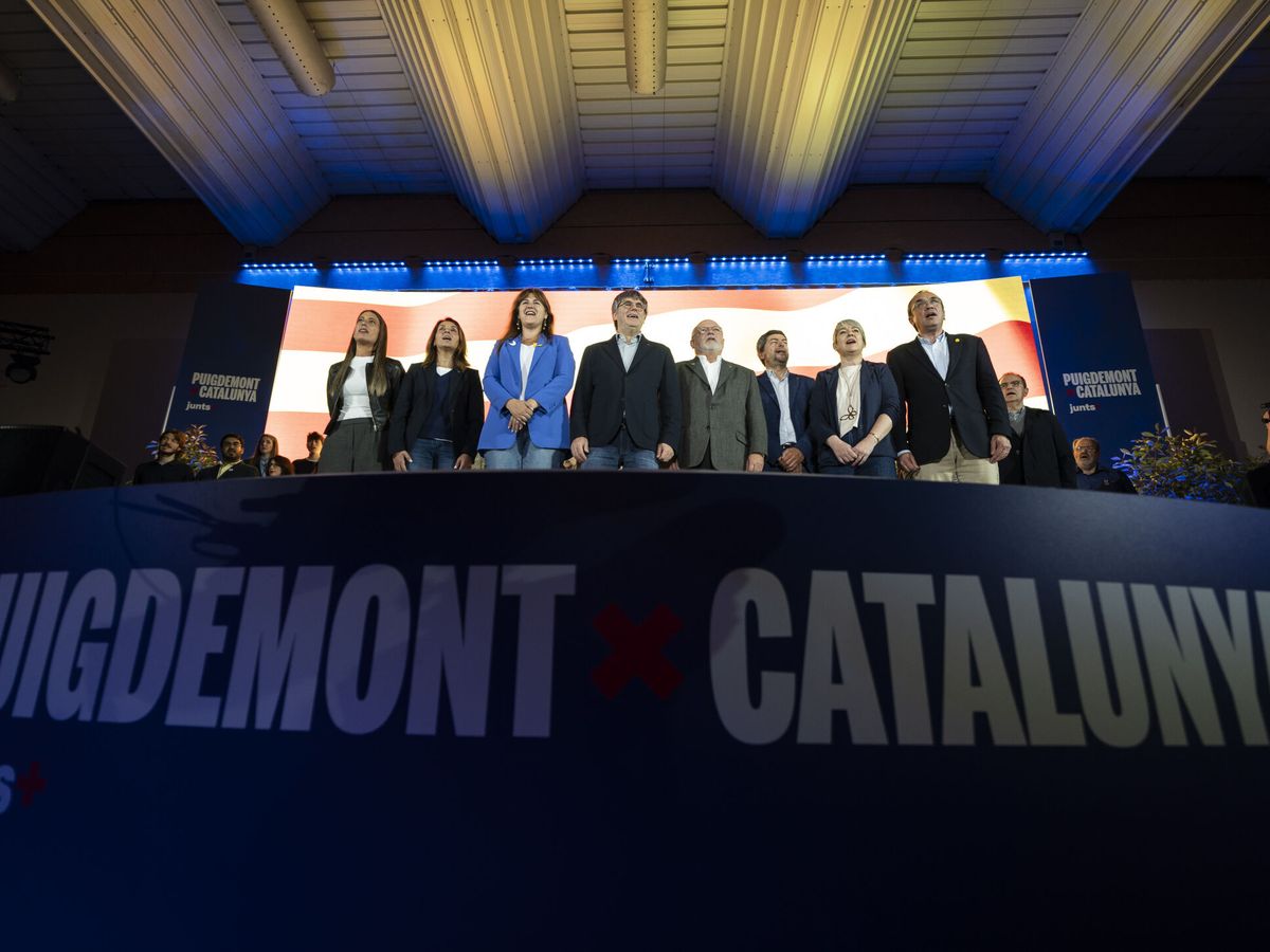 Foto: El expresident, Carles Puigdemont, en un mitin en el sur de Francia de su partido. (EFE/David Borrat)