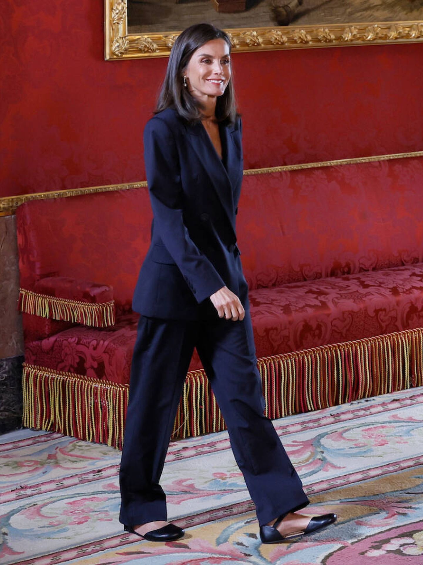 La reina Letizia con sus zapatos de Cacles. (LP)