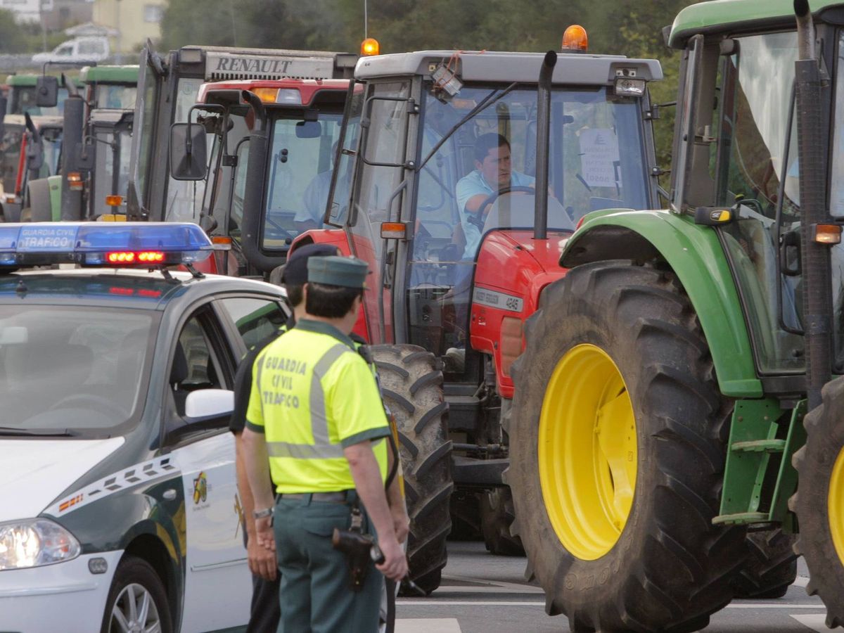 Foto: Tractorada en Galicia por el precio de la leche. (EFE)