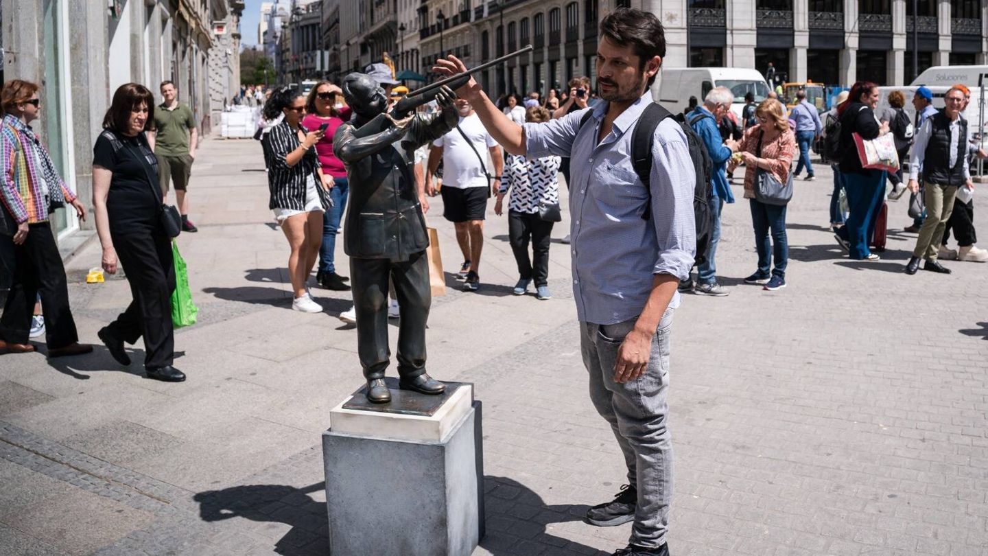 El tamaño real de la efímera estatua de Juan Carlos I. (Europa Press)