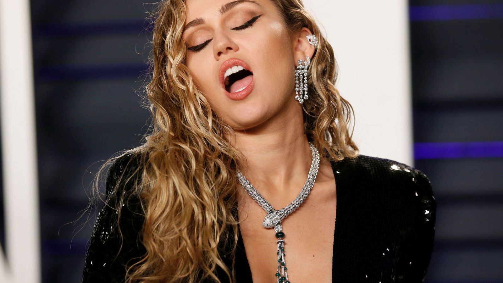 Foto: Miley Cyrus en la posfiesta de Vanity Fair tras los Oscar. (Reuters)