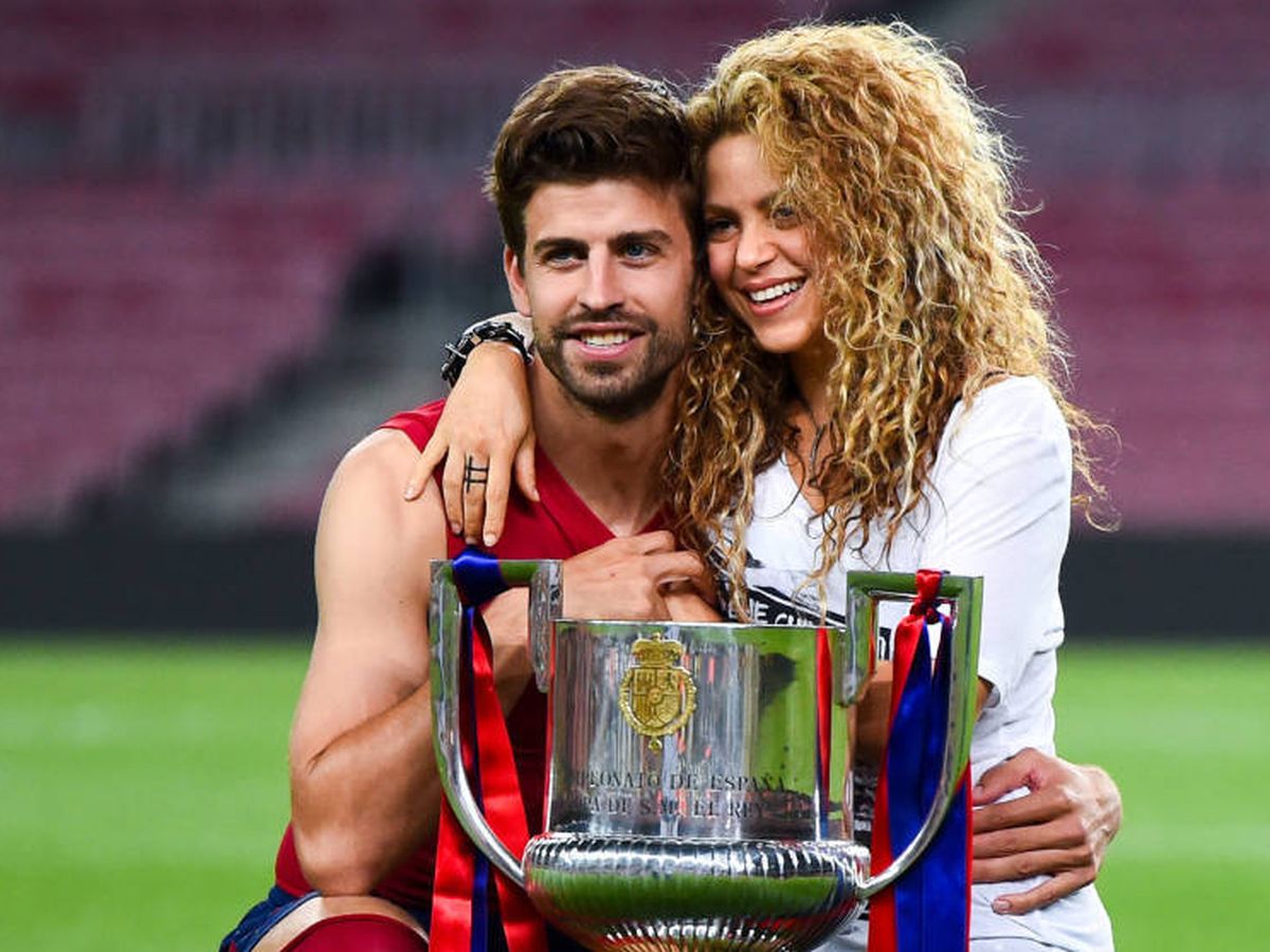 Foto:  Gerard Piqué y Shakira, tras ganar el Barça la Copa del Rey en 2015. (Getty)