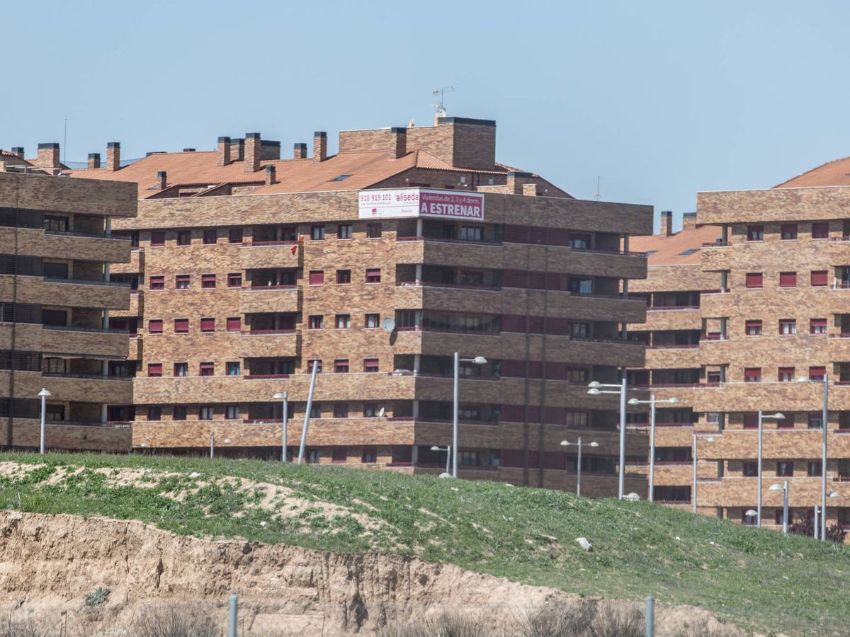 Foto: La vivienda cae de manera generalizada en toda España por primer vez desde 2016. (David Brunat)