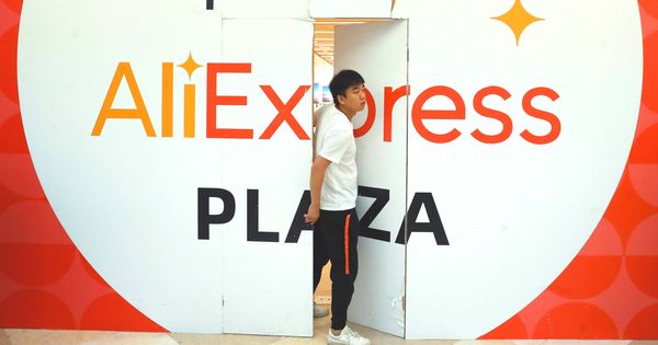 Foto: La primera tienda física de AliExpress en España (y Europa), días antes de su inauguración. (EFE)
