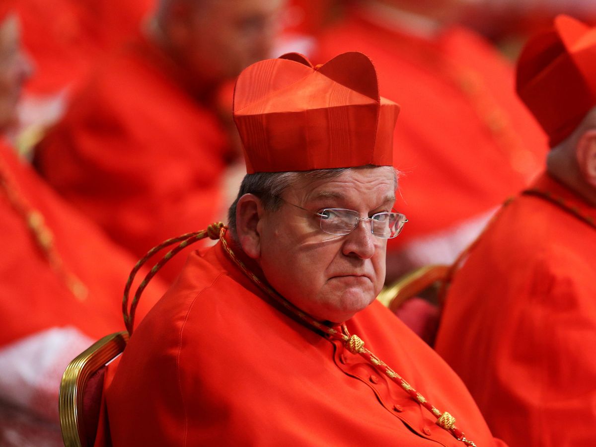 Foto: El cardenal Raymond Burke, durante una celebración en el Vaticano (Reuters/Alessandro Bianchi)