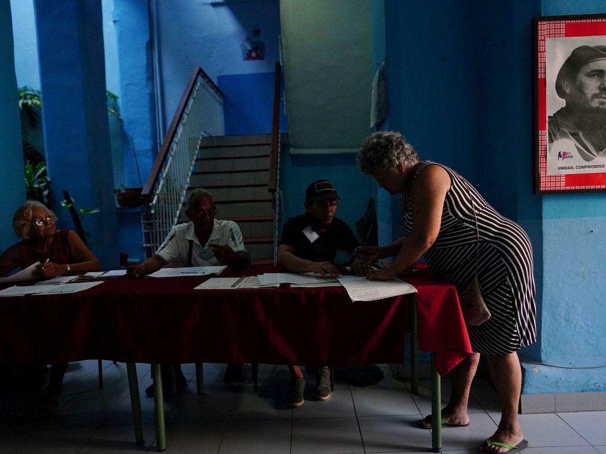 Foto: Un colegio de votación en Cuba. (Reuters/Alexandre Meneghini)