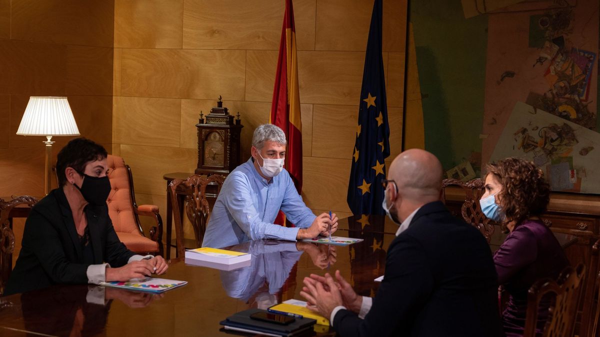 El nuevo papel de Otegi crispa a los barones del PSOE y Ferraz intenta frenar la rebelión