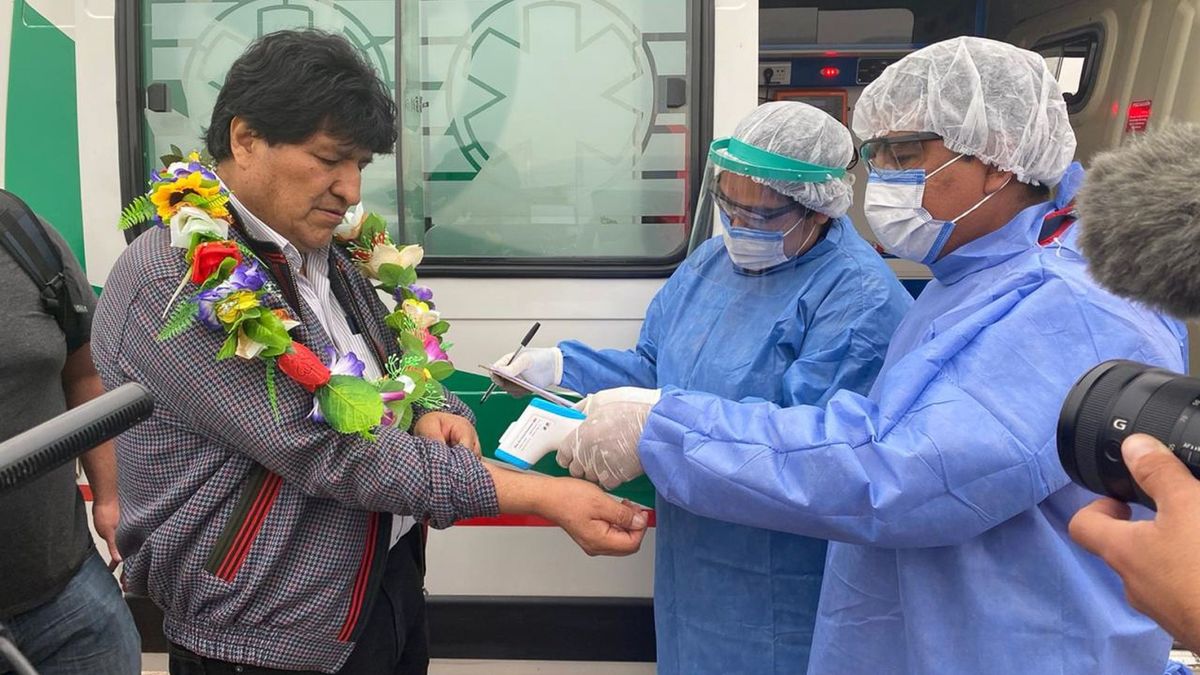 Evo Morales regresa a Bolivia tras casi un año de exilio con un masivo recibimiento