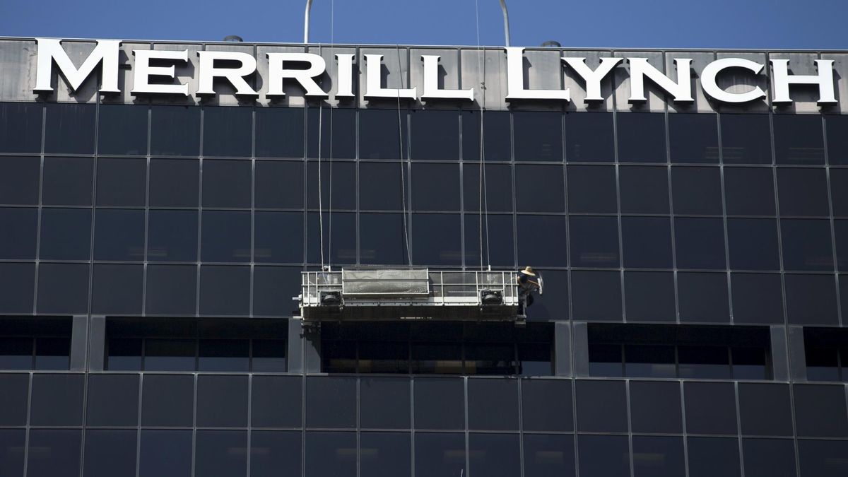 Telefónica convence al beligerante analista de Merrill Lynch tras año y medio de batalla