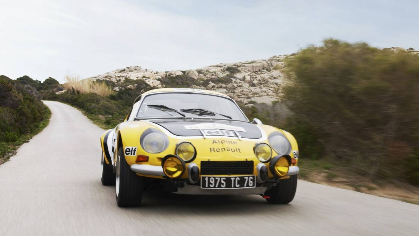 El Alpine A110 de rally que corrió en Córcega en 1975 y en el que se inspira la nueva versión.