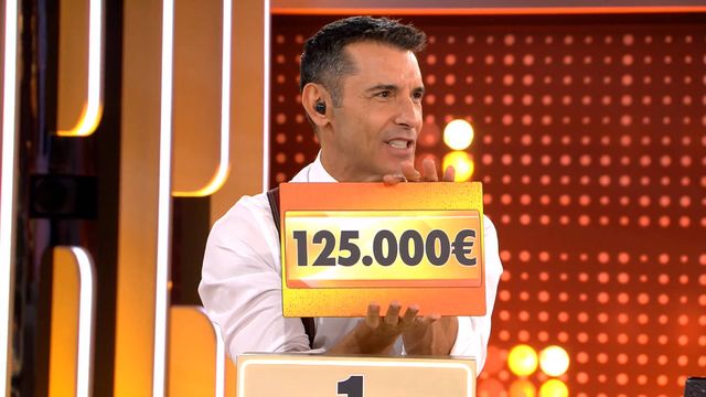 Jesús Vázquez desvela el premio que contenía la caja de Leti. (Mediaset)