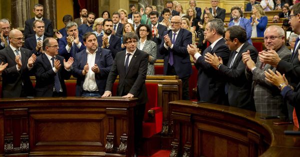 Foto: Puigdemont en el Parlament. (EFE)