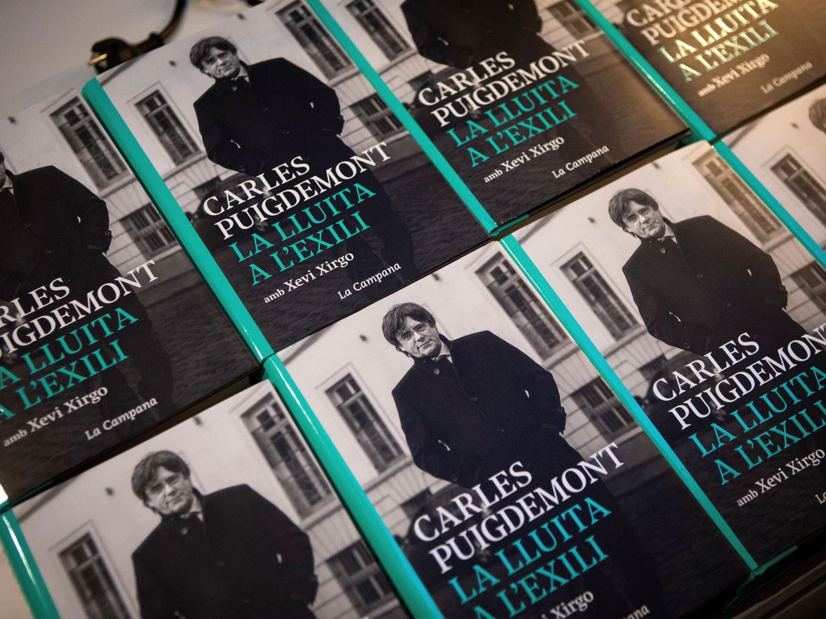 Foto: Presentación del libro 'La lluita a l'exili', de Carles Puigdemont. (EFE)