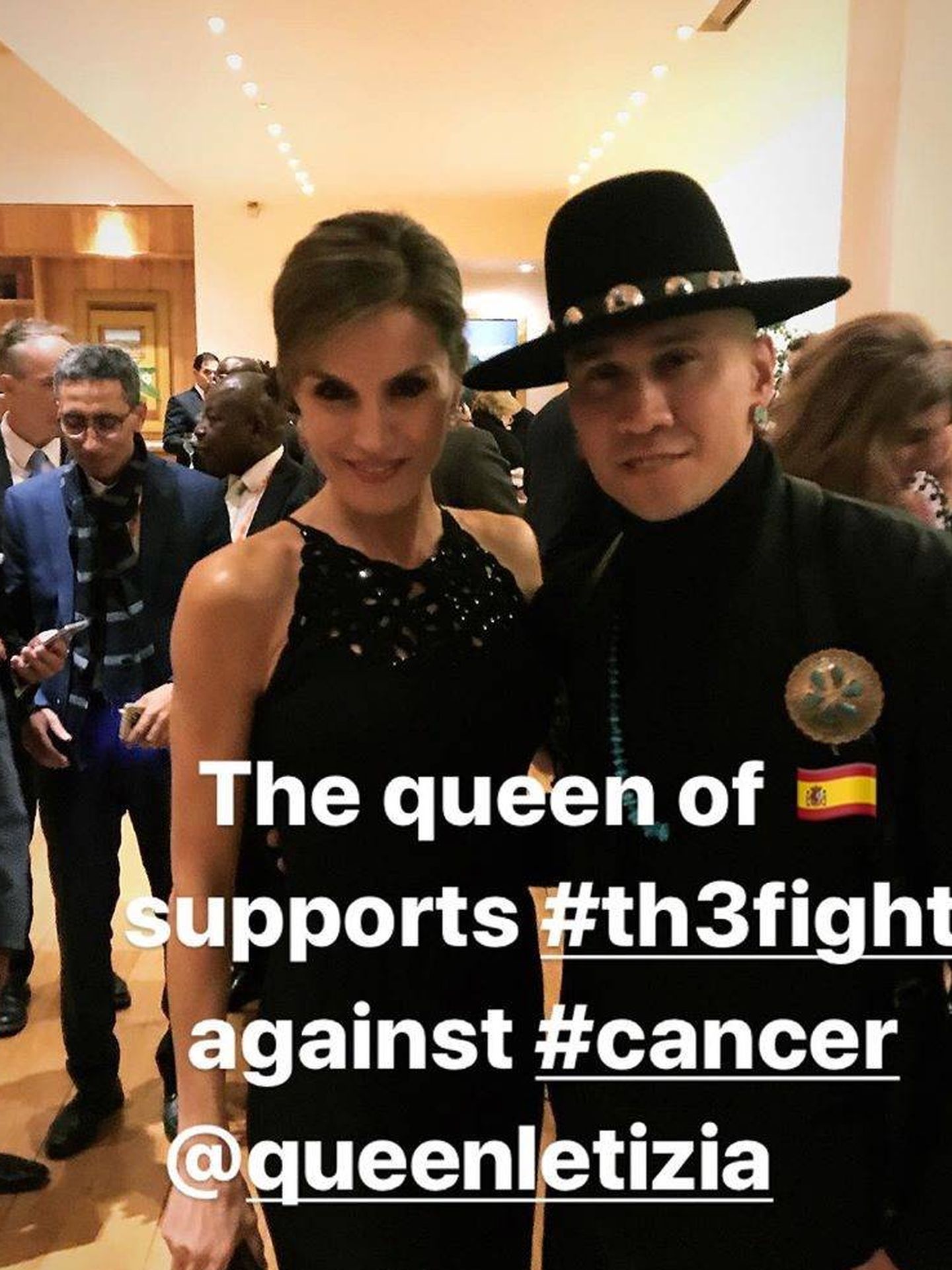 Foto de Taboo y la reina Letizia compartida por el cantante en sus redes sociales. (Redes)