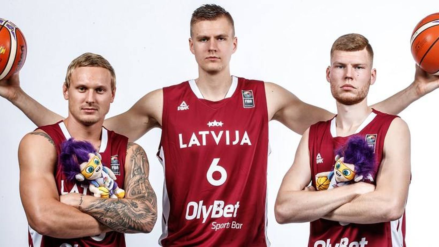 Janis Timma, Hristaps Porzingis y Davis Bertans. (FIBA)