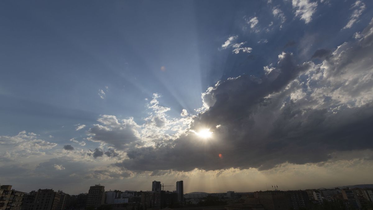 Los cielos poco nubosos predominarán este lunes y algunas comunidades estarán en riesgo por lluvias