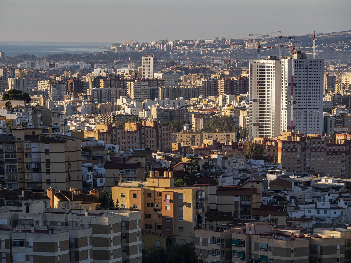 Foto: Una panorámica de la ciudad de Málaga. (EFE/Jorge Zapata)