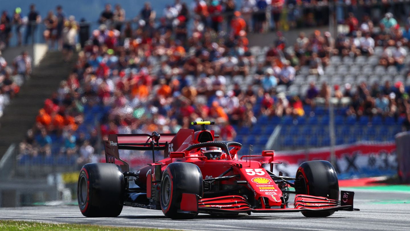 Ferrari cambio de estrategia para las dos carreras austríacas, y Sainz logró un quinto puesto en la última cita del Red Bull Ring