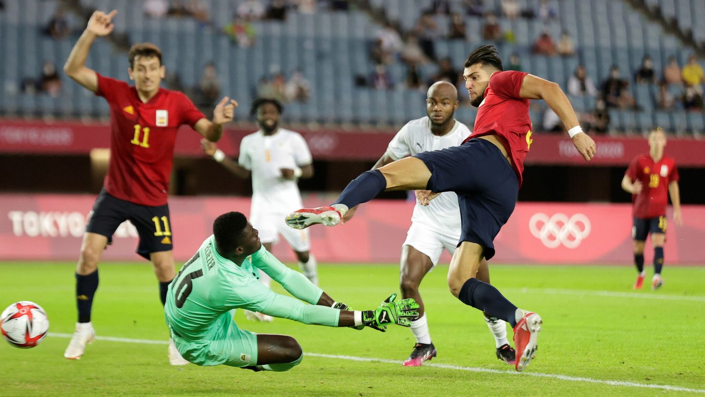Mir anota el gol del empate frente a Costa de Marfil. (Efe)