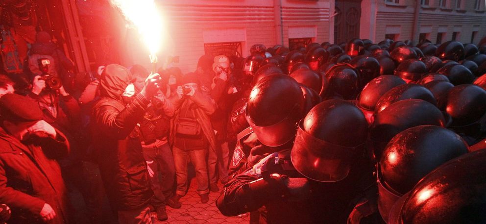 Tensión en Kiev tras el bloqueo de un edificio gubernamental (Efe).