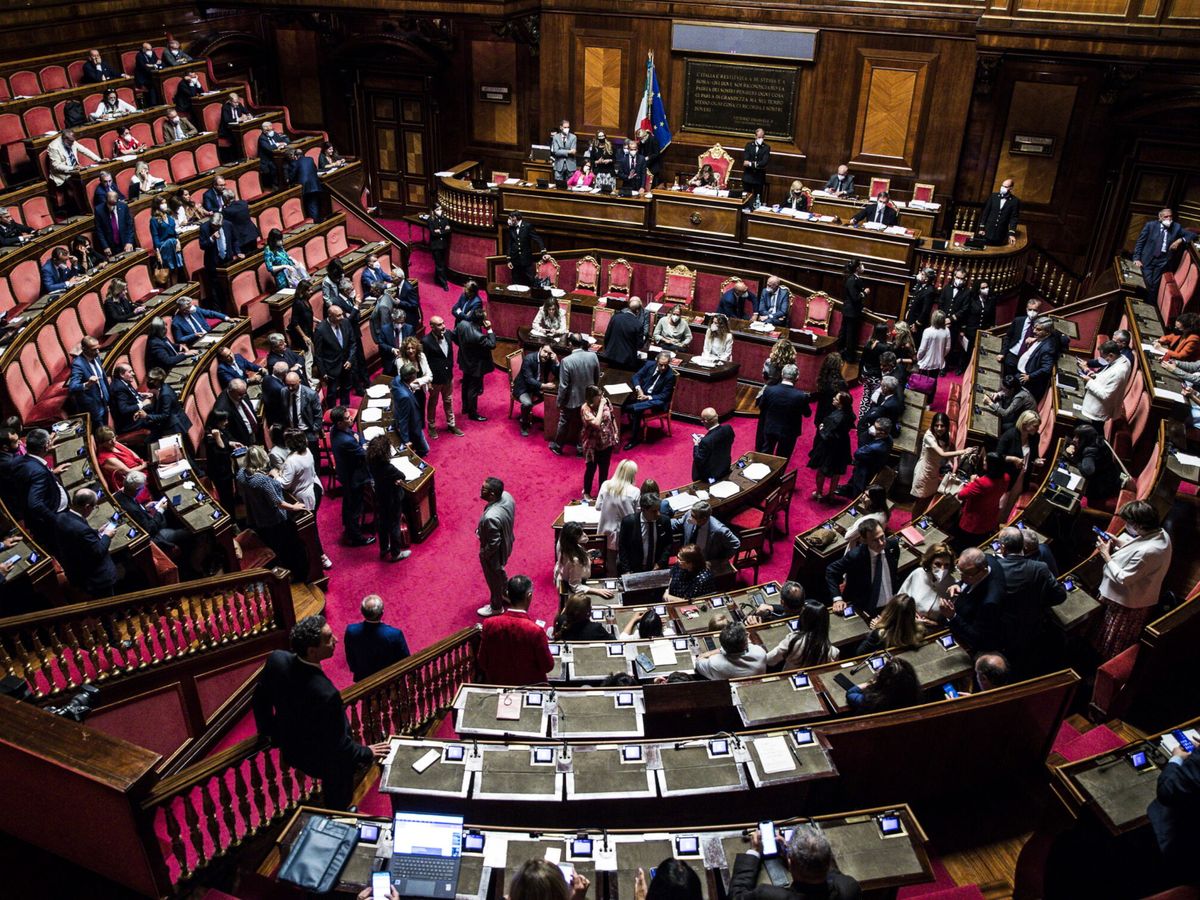 Foto: Moción de confianza en el Senado de Italia. (EFE/Angelo Carconi)