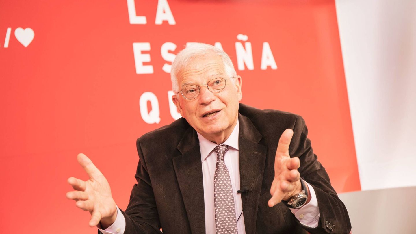 Josep Borrell durante la entrevista con El Confidencial. (Jorge Álvaro Manzano)
