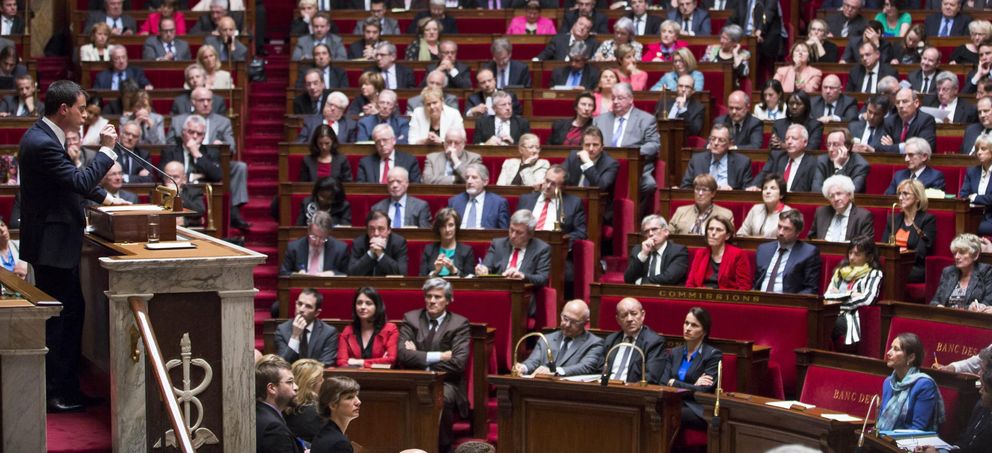 El primer ministro francés pronuncia su discurso ante la Asamblea Nacional. (Efe)