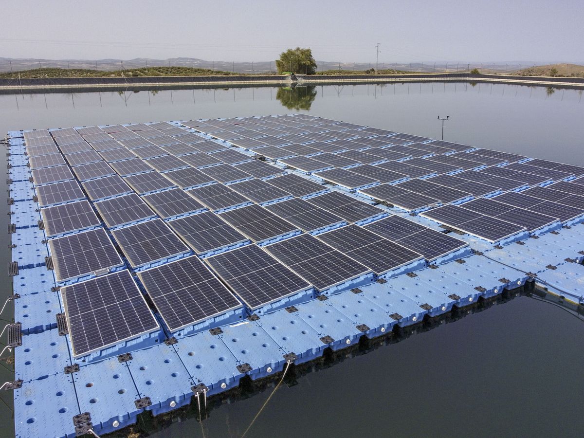 Foto: Plantas fotovoltaicas en balsas de riego como ahorro energético. (Cedida)