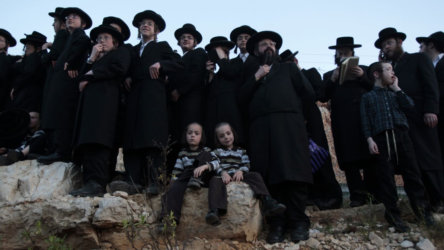 Ultraortodoxos durante una festividad cerca del asentamiento de Beit Horon, en Cisjordania (Reuters).