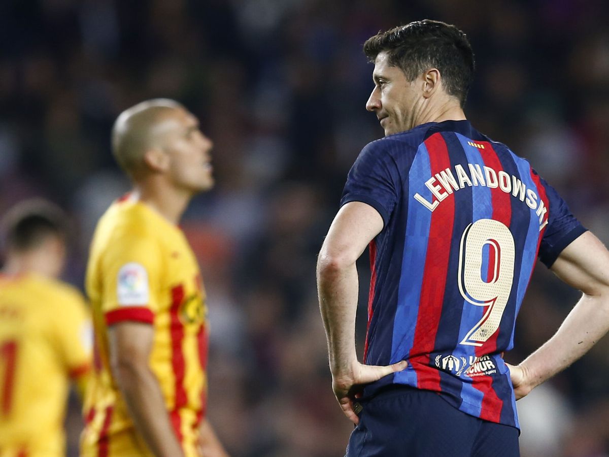 Foto: Lewandowski con gesto serio contra el Girona. (Efe/Quique García)