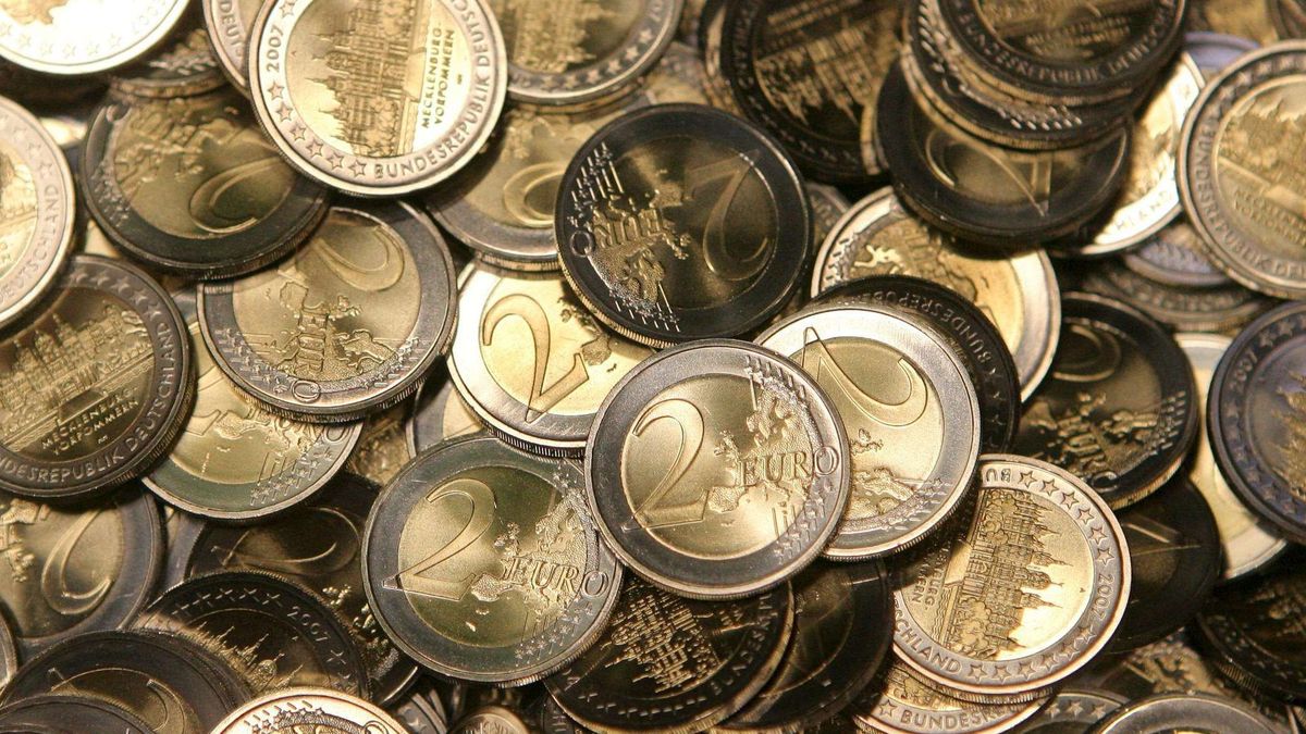 El euro vuelve a cambiarse 1,36 dólares a la espera de EEUU