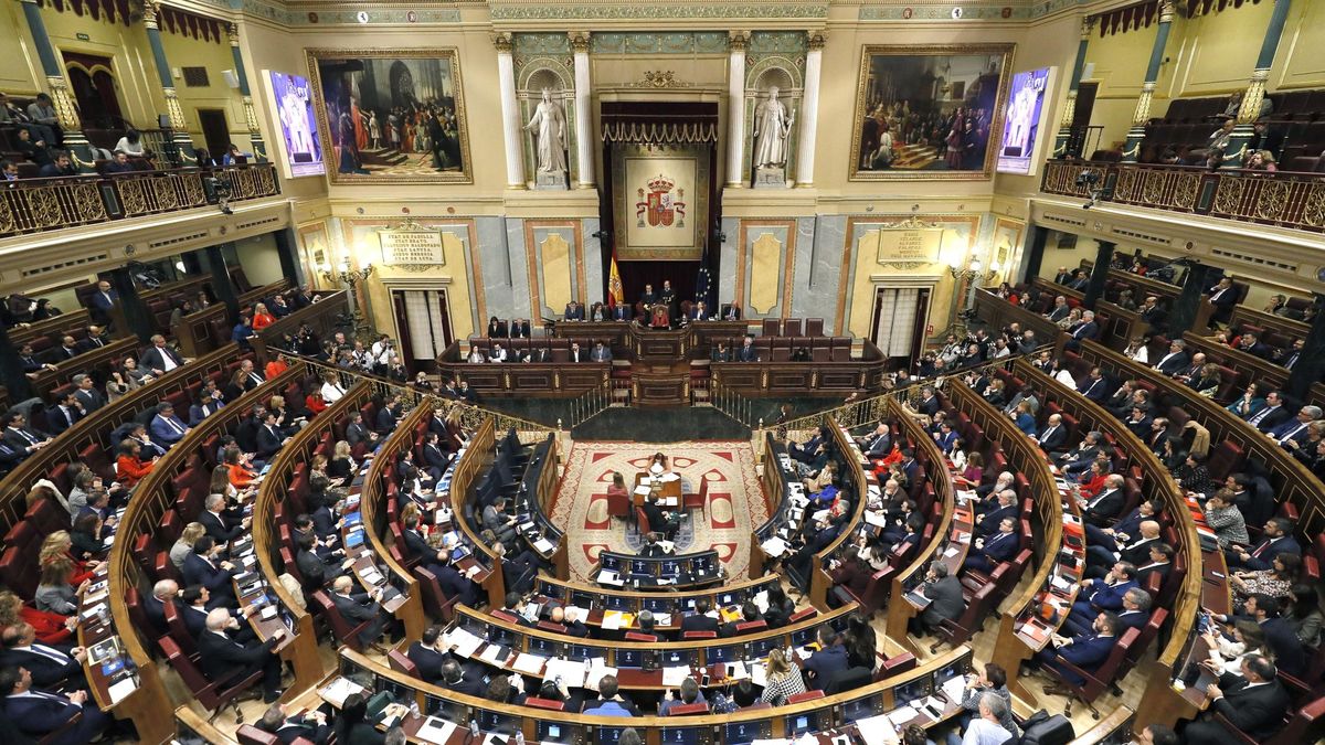 La Mesa del Congreso planea colocar a Ciudadanos diluido entre los escaños de Vox 